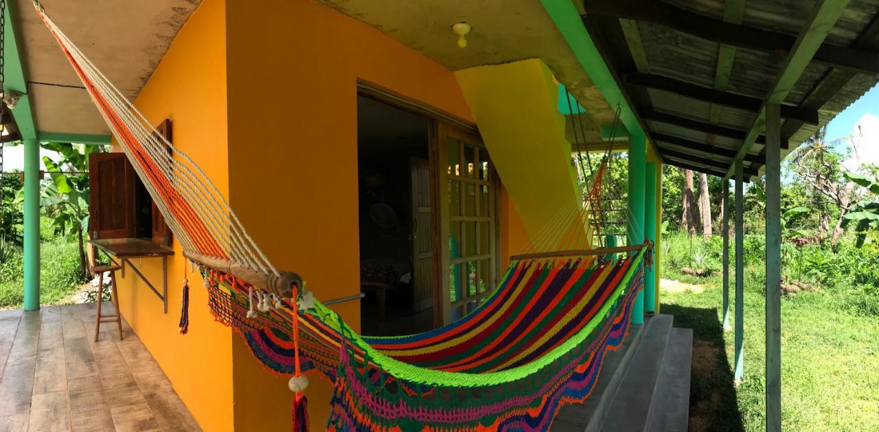 Brig Bay La Casa Naranja酒店 外观 照片
